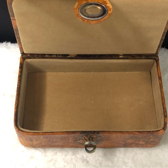 Hand Crafted Leather Egyptian Keepsake Box - Picture 5 of 16